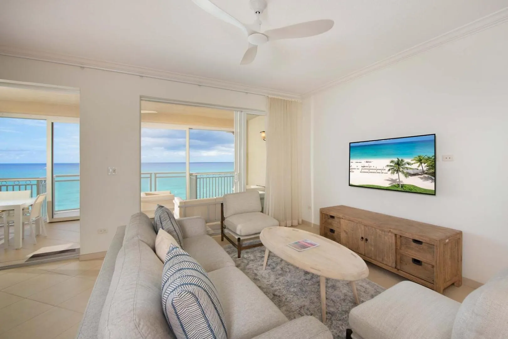 דירה ג'ורג' טאון Beachcomber 27 איי קיימן